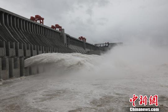 三峡水库拦蓄2018年长江第1号洪水 削峰近三