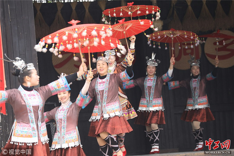 广西柳州:侗寨芦笙歌舞迎新春