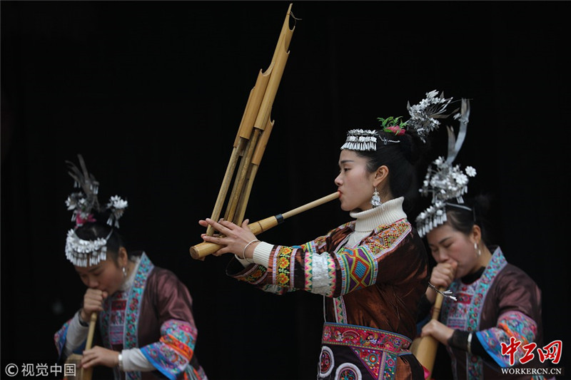 广西柳州:侗寨芦笙歌舞迎新春